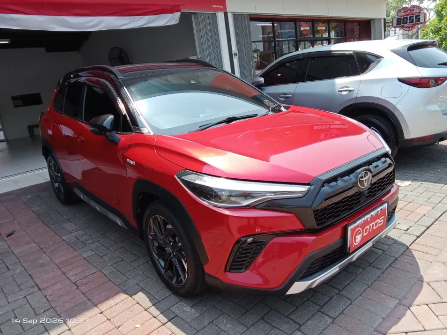 Foto Mobil Bekas Kanan Depan Toyota Corolla Cross 1.8 Hybrid tahun 2023