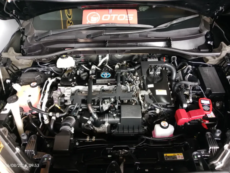 Foto Mobil Bekas Mesin Toyota Corolla Cross 1.8 Hybrid tahun 2023