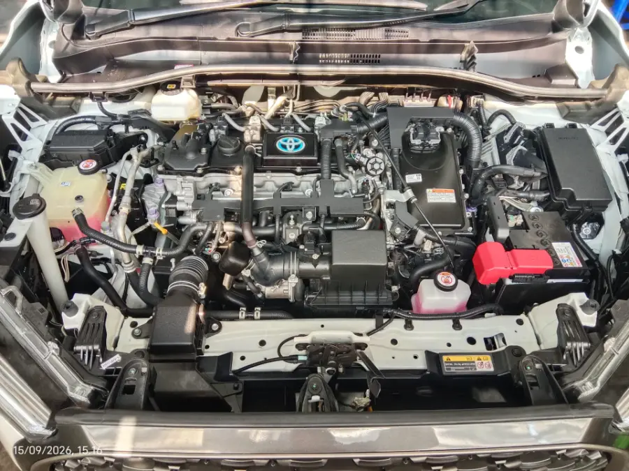 Foto Mobil Bekas Mesin Toyota Corolla Cross 1.8 Hybrid tahun 2023