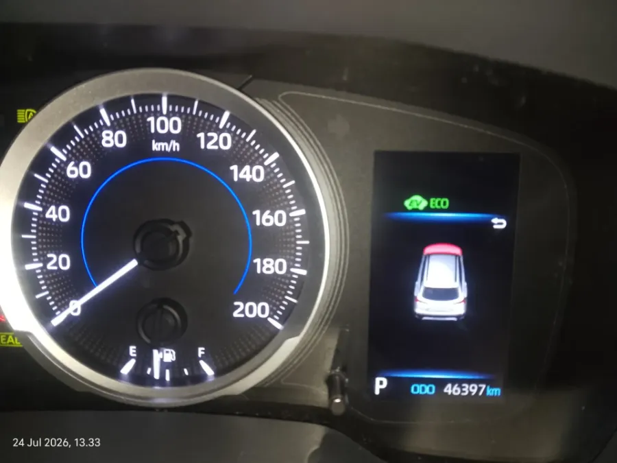 Foto Mobil Bekas Odometer Toyota Corolla Cross 1.8 Hybrid tahun 2023