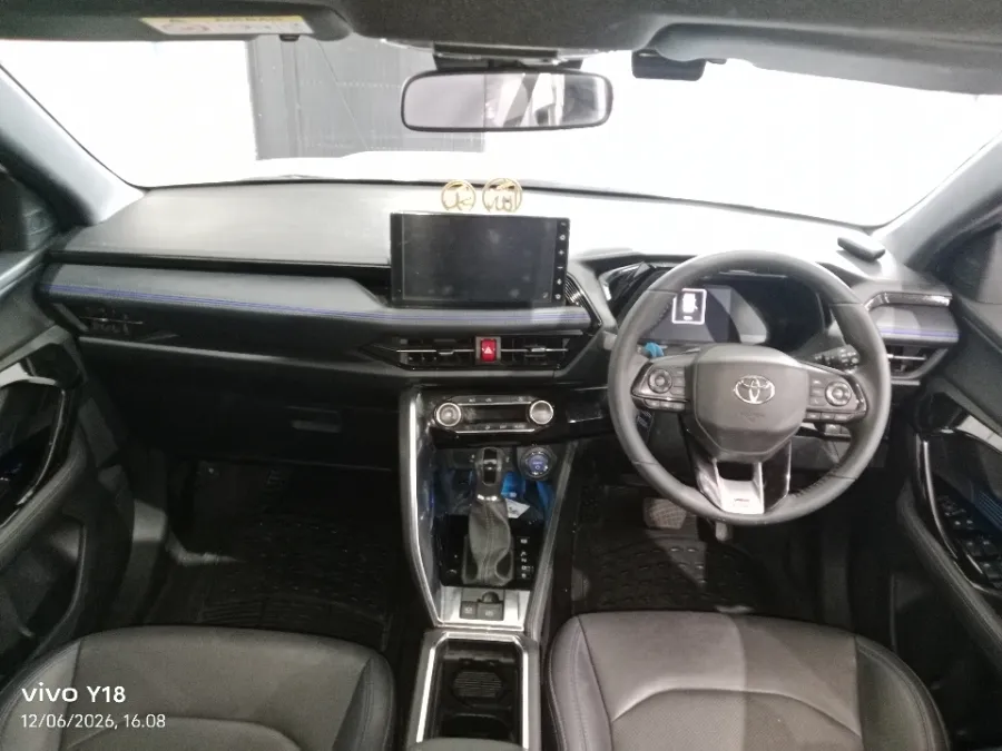 Foto Mobil Bekas Dashboard Toyota Corolla Cross 1.8 Hybrid tahun 2024