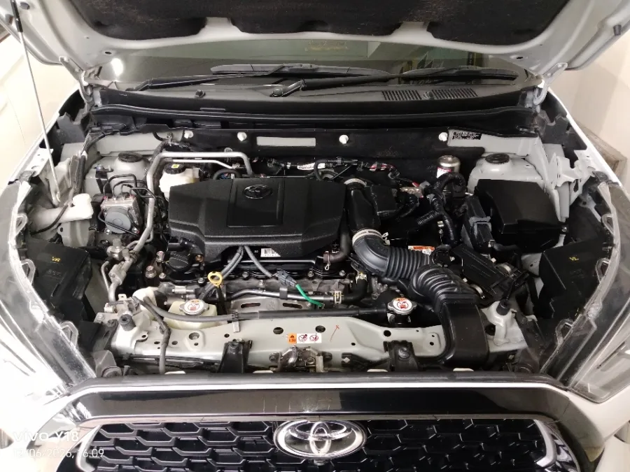 Foto Mobil Bekas Mesin Toyota Corolla Cross 1.8 Hybrid tahun 2024