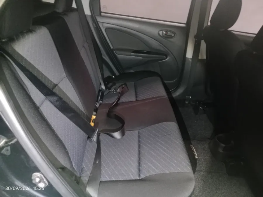 Foto Mobil Bekas Kabin Belakang Toyota Etios 1.2 G tahun 2016