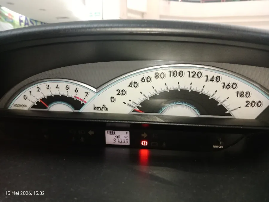 Foto Mobil Bekas Odometer Toyota Etios Valco 1.2 G tahun 2014