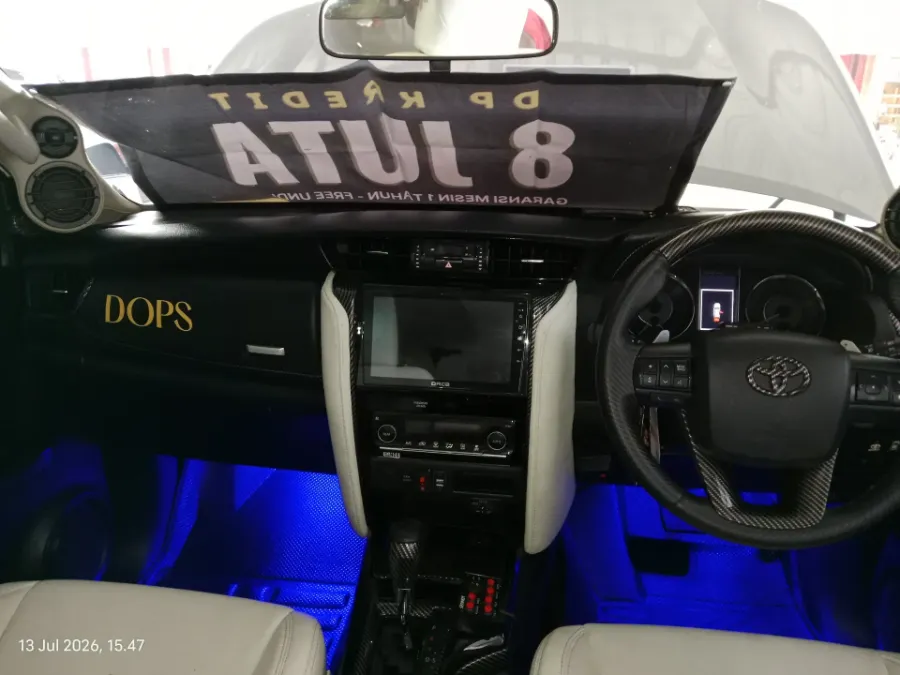 Foto Mobil Bekas Dashboard Toyota Fortuner 2.4 4X2 VRZ tahun 2016