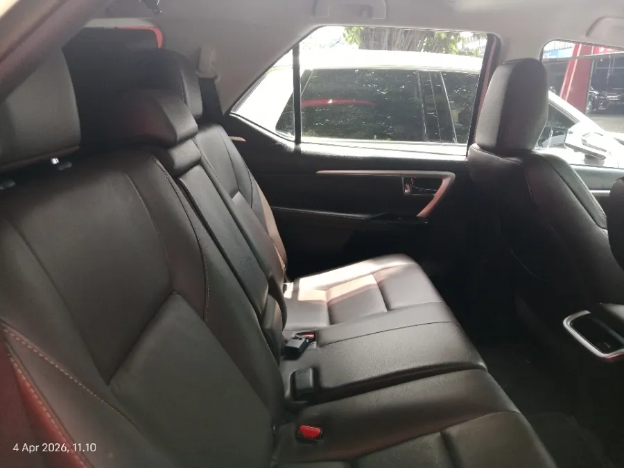 Foto Mobil Bekas Kabin Belakang Toyota Fortuner 2.4 4X2 VRZ tahun 2016