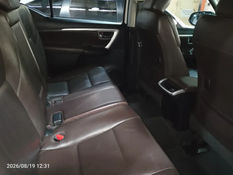 Foto Mobil Bekas Kabin Belakang Toyota Fortuner 2.4 4X2 VRZ tahun 2016
