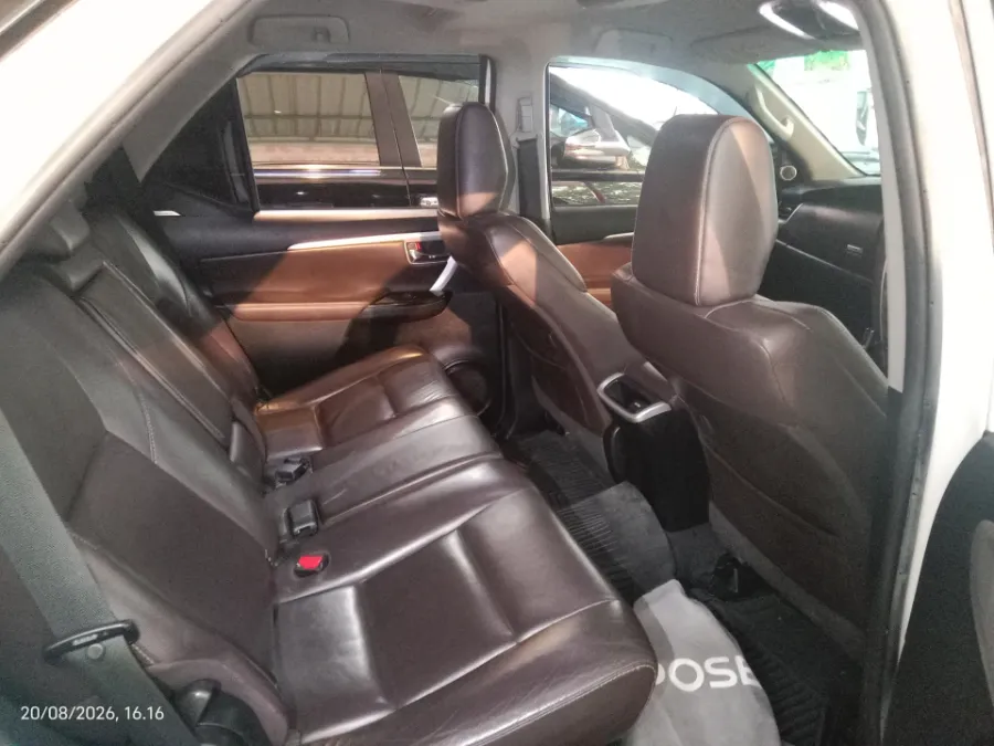 Foto Mobil Bekas Kabin Belakang Toyota Fortuner 2.4 4X2 VRZ tahun 2016