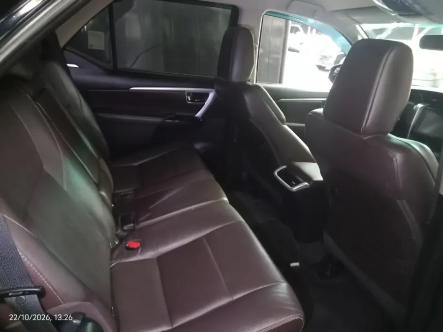 Foto Mobil Bekas Kabin Belakang Toyota Fortuner 2.4 4X2 VRZ tahun 2016