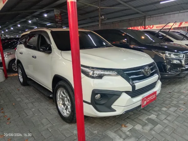 2016 Toyota Fortuner 2.4 4X2 VRZ - Foto 1 dari 6