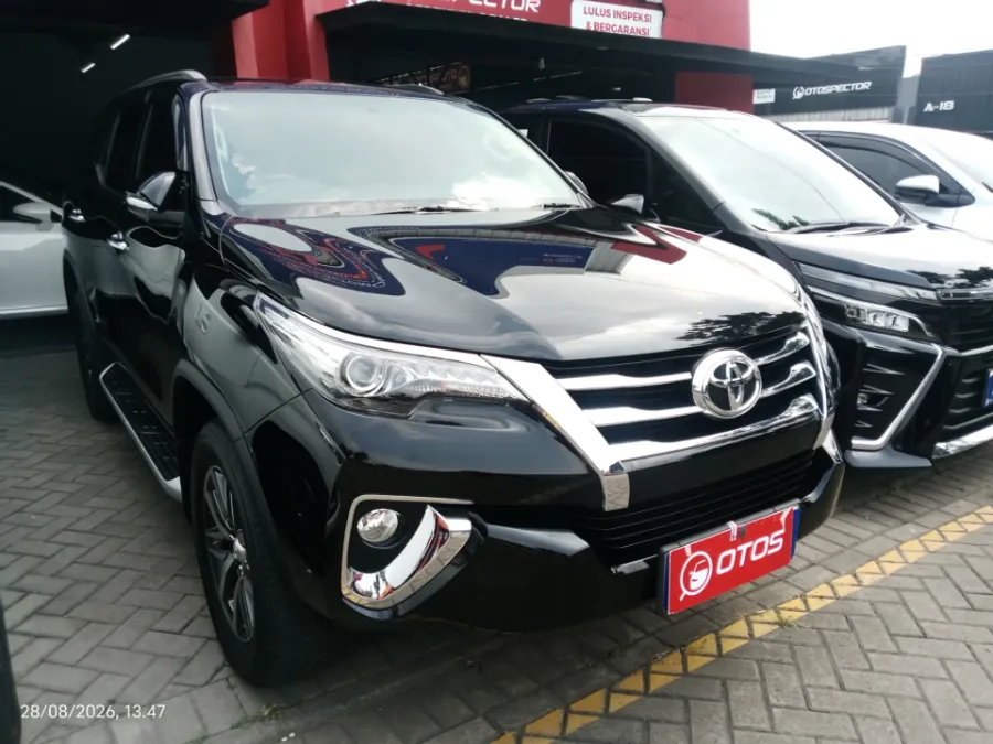 Foto Mobil Bekas Kanan Depan Toyota Fortuner 2.4 4X2 VRZ tahun 2016