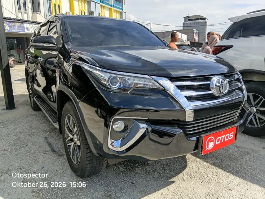 Foto Mobil Bekas Kanan Depan Toyota Fortuner 2.4 4X2 VRZ tahun 2016