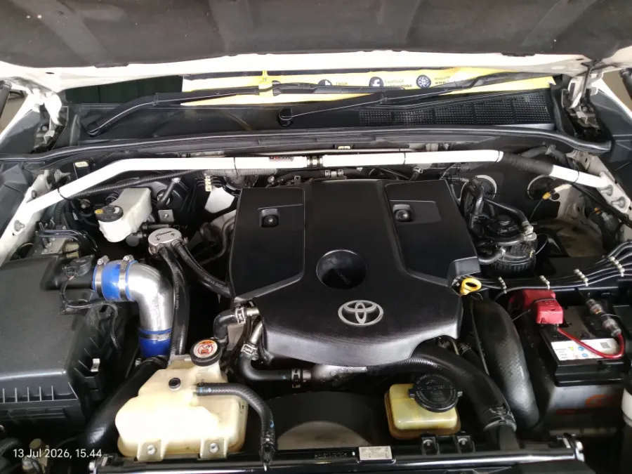 Foto Mobil Bekas Mesin Toyota Fortuner 2.4 4X2 VRZ tahun 2016
