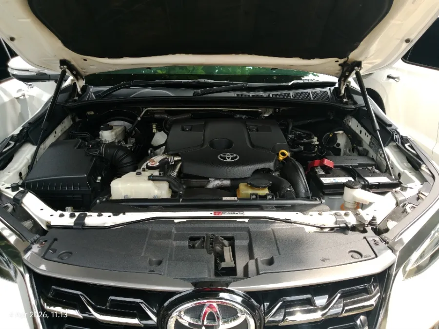 Foto Mobil Bekas Mesin Toyota Fortuner 2.4 4X2 VRZ tahun 2016