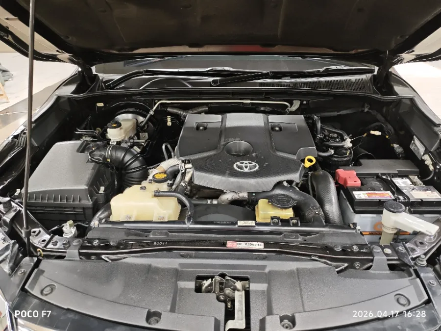 Foto Mobil Bekas Mesin Toyota Fortuner 2.4 4X2 VRZ tahun 2016