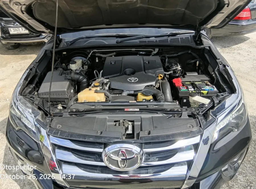 Foto Mobil Bekas Mesin Toyota Fortuner 2.4 4X2 VRZ tahun 2016