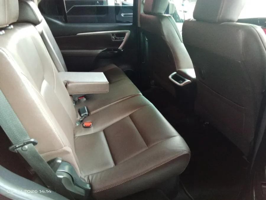 Foto Mobil Bekas Kabin Belakang Toyota Fortuner 2.4 4X2 VRZ tahun 2017