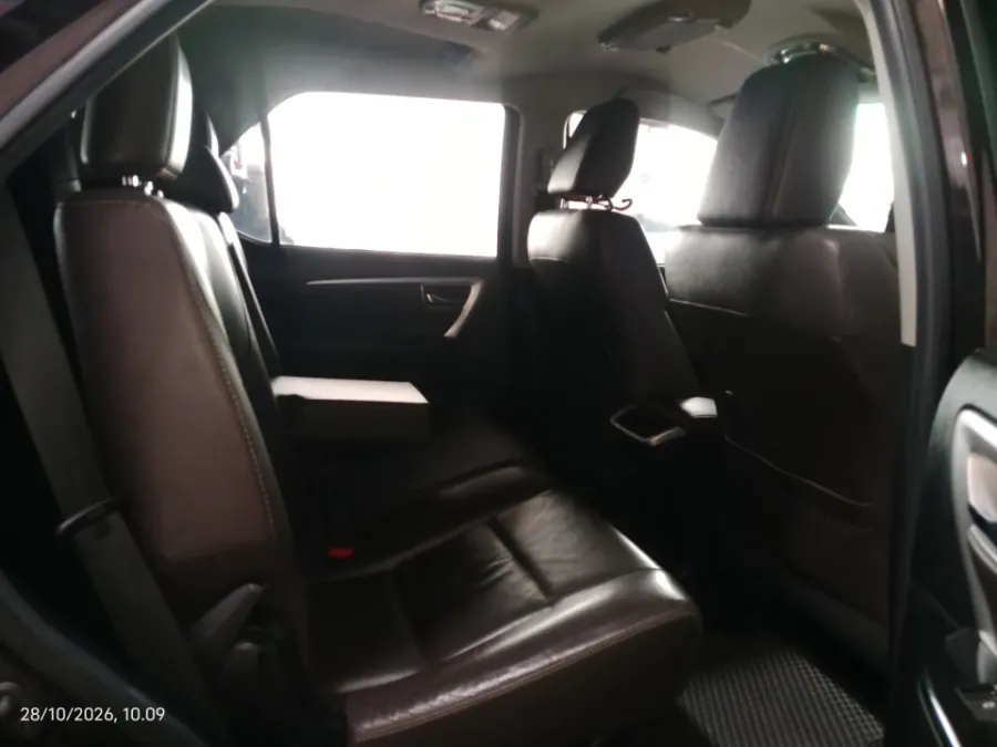 Foto Mobil Bekas Kabin Belakang Toyota Fortuner 2.4 4X2 VRZ tahun 2017