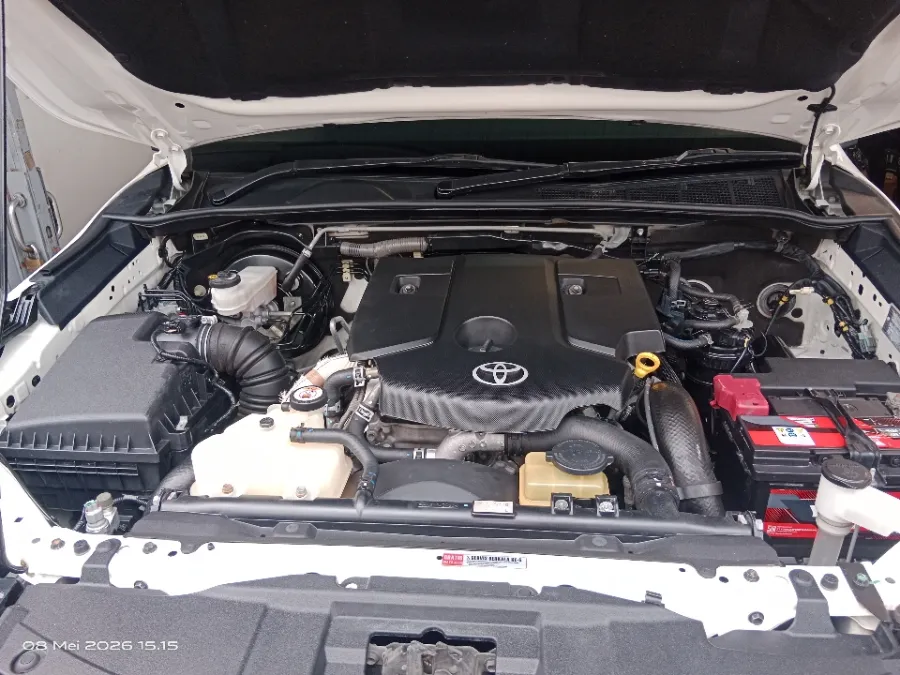 Foto Mobil Bekas Mesin Toyota Fortuner 2.4 4X2 VRZ tahun 2017