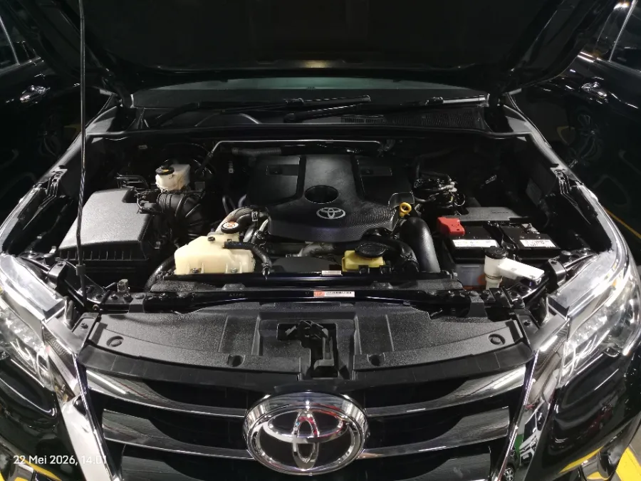 Foto Mobil Bekas Mesin Toyota Fortuner 2.4 4X2 VRZ tahun 2017