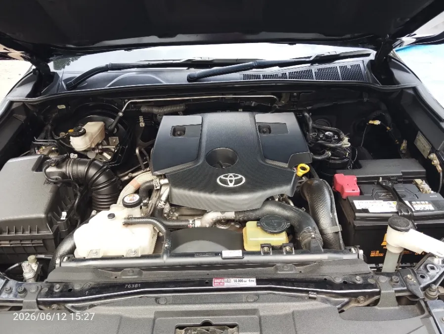 Foto Mobil Bekas Mesin Toyota Fortuner 2.4 4X2 VRZ tahun 2017