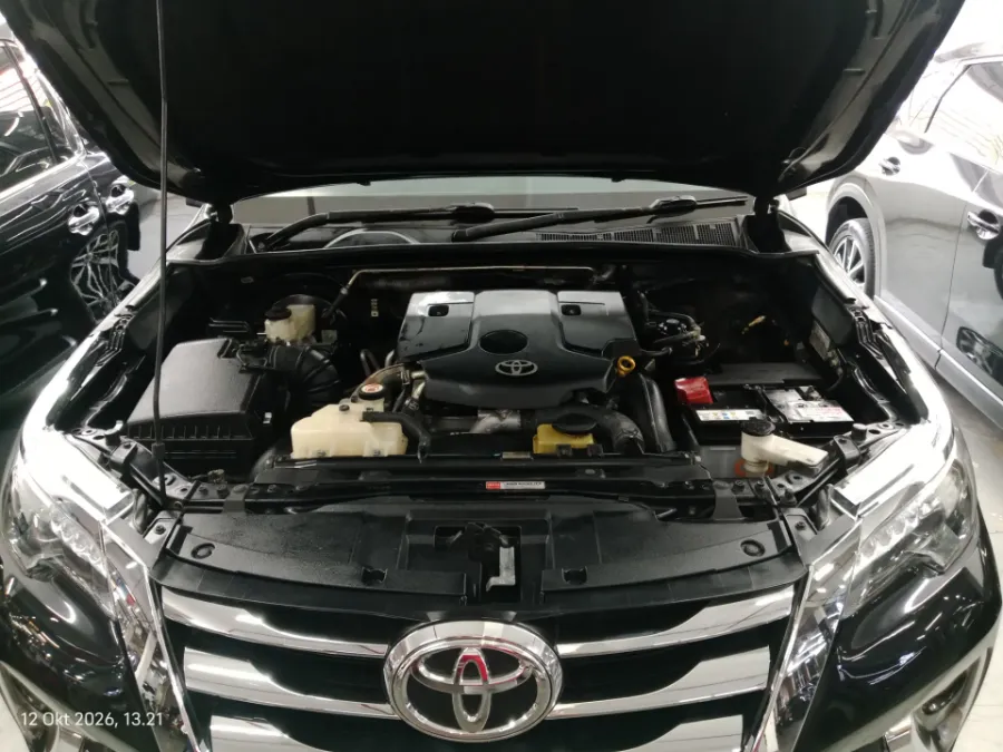 Foto Mobil Bekas Mesin Toyota Fortuner 2.4 4X2 VRZ tahun 2017