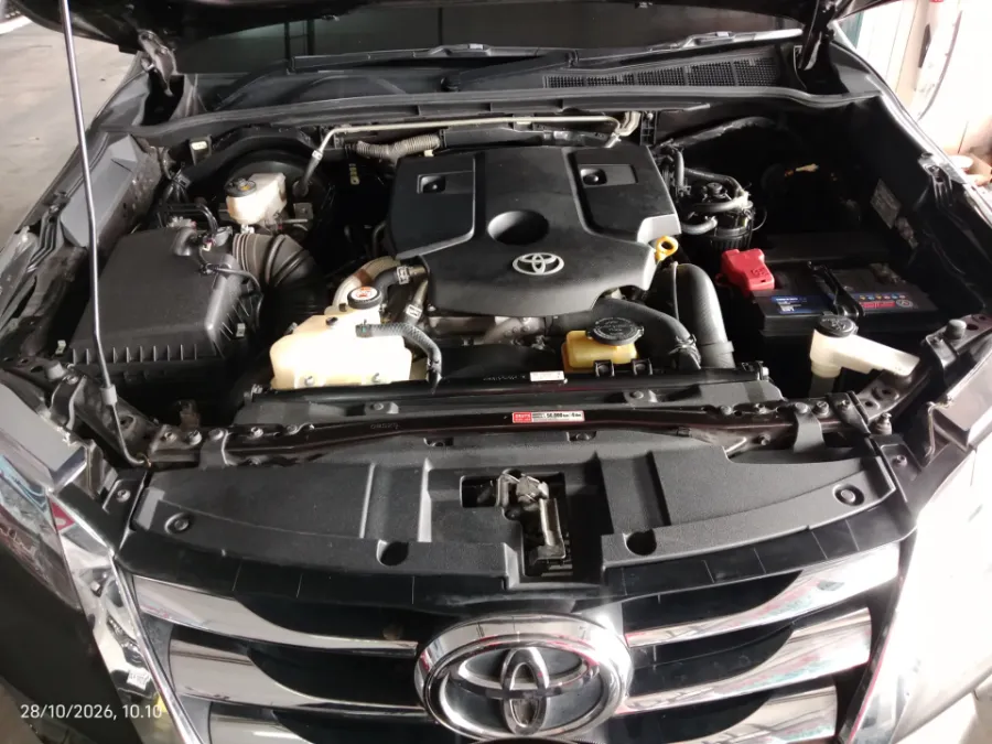 Foto Mobil Bekas Mesin Toyota Fortuner 2.4 4X2 VRZ tahun 2017
