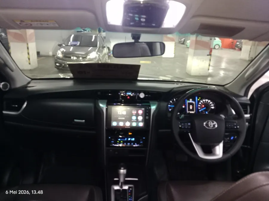 Foto Mobil Bekas Dashboard Toyota Fortuner 2.4 4X2 VRZ tahun 2018