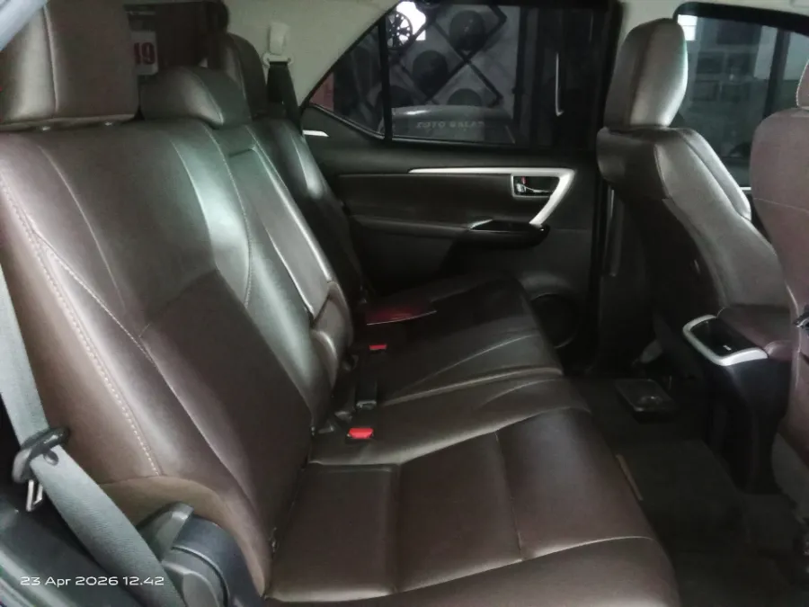 Foto Mobil Bekas Kabin Belakang Toyota Fortuner 2.4 4X2 VRZ tahun 2018