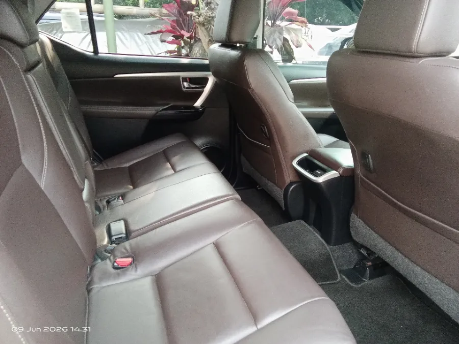 Foto Mobil Bekas Kabin Belakang Toyota Fortuner 2.4 4X2 VRZ tahun 2018