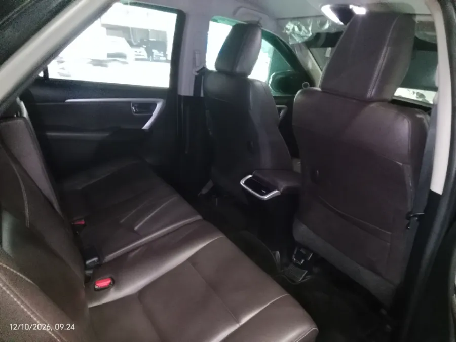 Foto Mobil Bekas Kabin Belakang Toyota Fortuner 2.4 4X2 VRZ tahun 2018
