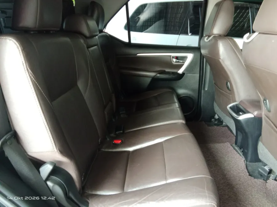 Foto Mobil Bekas Kabin Belakang Toyota Fortuner 2.4 4X2 VRZ tahun 2018