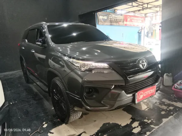 2018 Toyota Fortuner 2.4 4X2 VRZ - Foto 1 dari 6