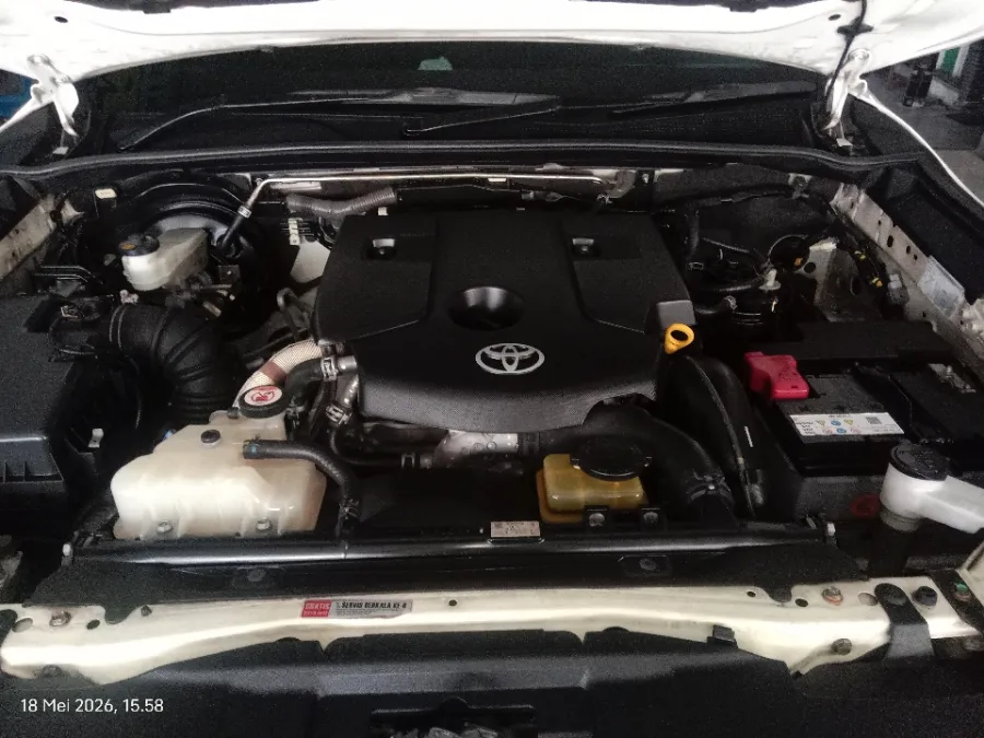 Foto Mobil Bekas Mesin Toyota Fortuner 2.4 4X2 VRZ tahun 2018