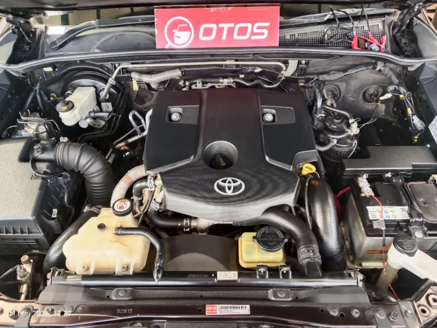 Foto Mobil Bekas Mesin Toyota Fortuner 2.4 4X2 VRZ tahun 2018