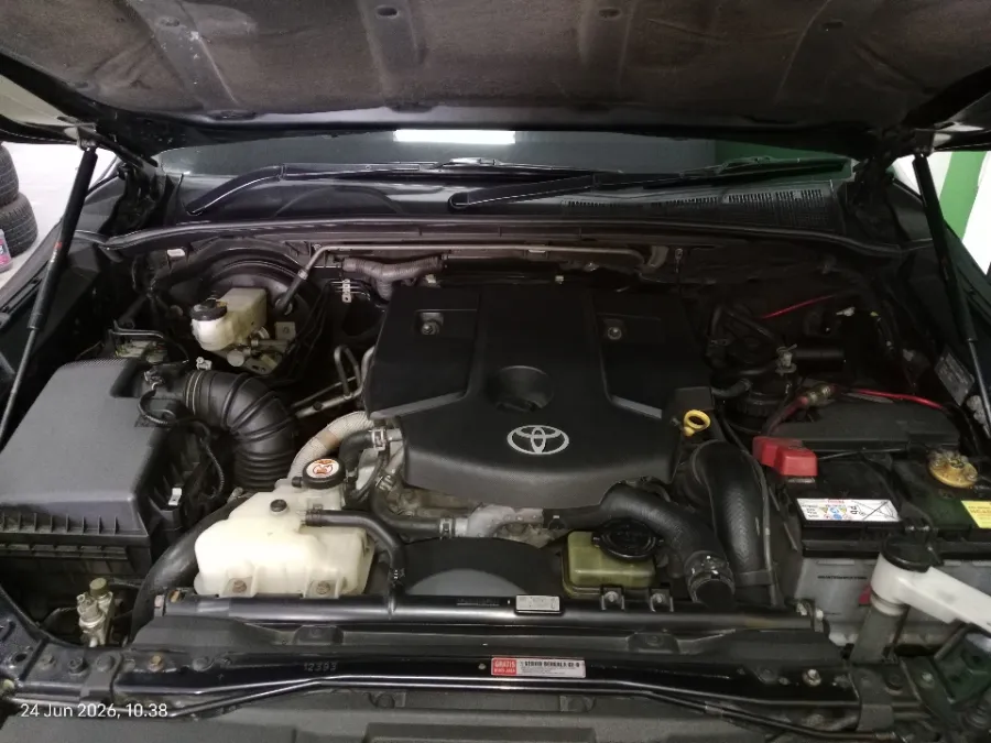 Foto Mobil Bekas Mesin Toyota Fortuner 2.4 4X2 VRZ tahun 2018