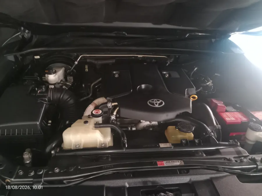 Foto Mobil Bekas Mesin Toyota Fortuner 2.4 4X2 VRZ tahun 2018
