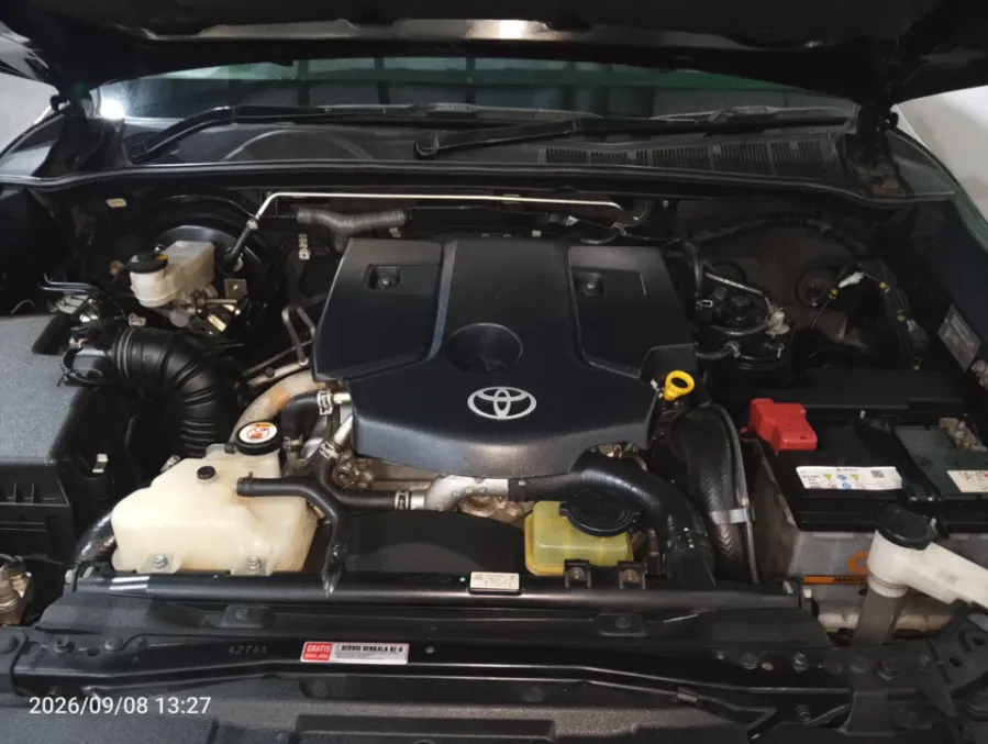 Foto Mobil Bekas Mesin Toyota Fortuner 2.4 4X2 VRZ tahun 2018