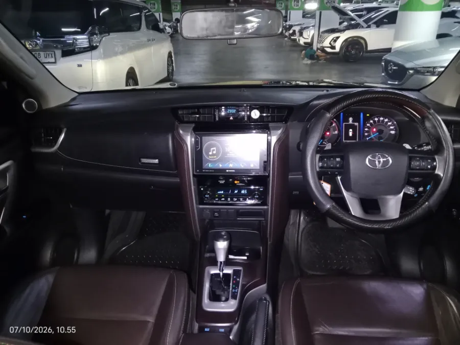 Foto Mobil Bekas Dashboard Toyota Fortuner 2.4 4X2 VRZ tahun 2019