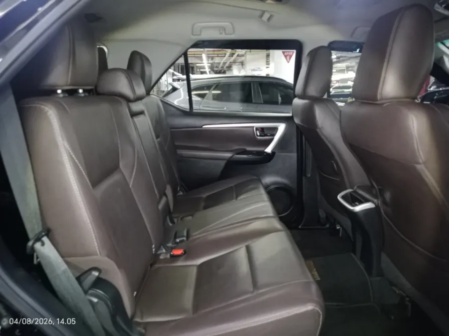 Foto Mobil Bekas Kabin Belakang Toyota Fortuner 2.4 4X2 VRZ tahun 2019