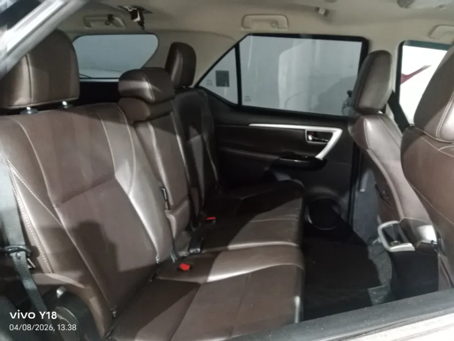 Foto Mobil Bekas Kabin Belakang Toyota Fortuner 2.4 4X2 VRZ tahun 2019