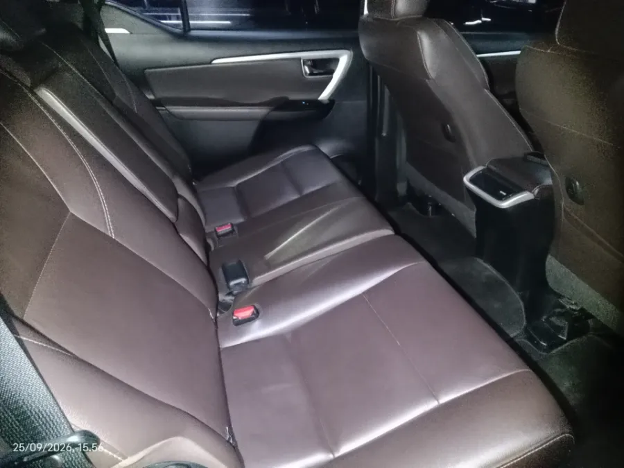 Foto Mobil Bekas Kabin Belakang Toyota Fortuner 2.4 4X2 VRZ tahun 2019