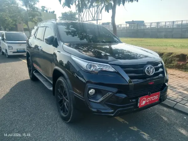 2019 Toyota Fortuner 2.4 4X2 VRZ - Foto 1 dari 6