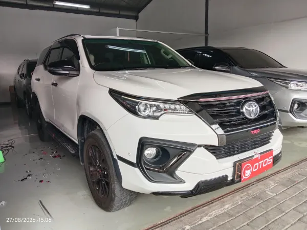 2019 Toyota Fortuner 2.4 4X2 VRZ - Foto 1 dari 6