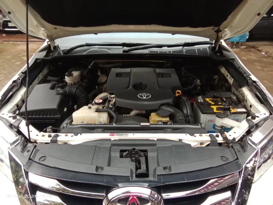 Foto Mobil Bekas Mesin Toyota Fortuner 2.4 4X2 VRZ tahun 2019