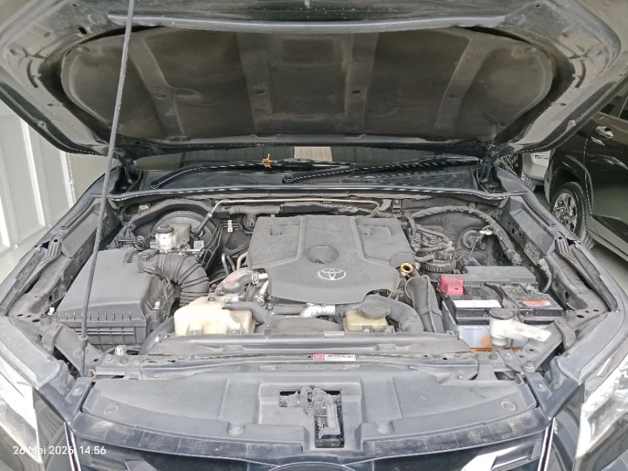 Foto Mobil Bekas Mesin Toyota Fortuner 2.4 4X2 VRZ tahun 2019