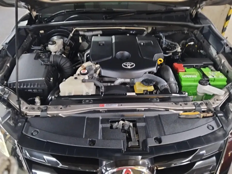 Foto Mobil Bekas Mesin Toyota Fortuner 2.4 4X2 VRZ tahun 2019