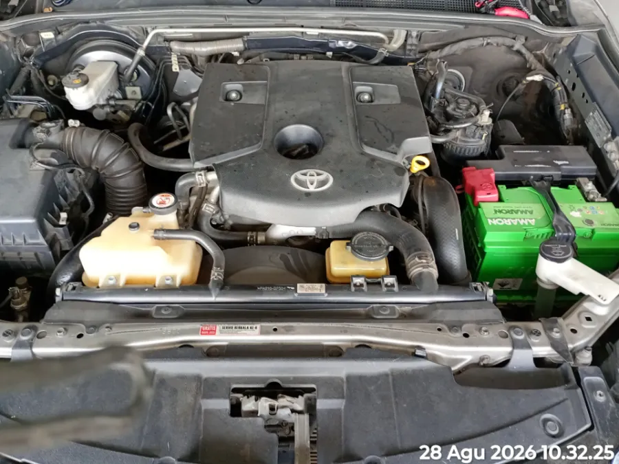 Foto Mobil Bekas Mesin Toyota Fortuner 2.4 4X2 VRZ tahun 2019