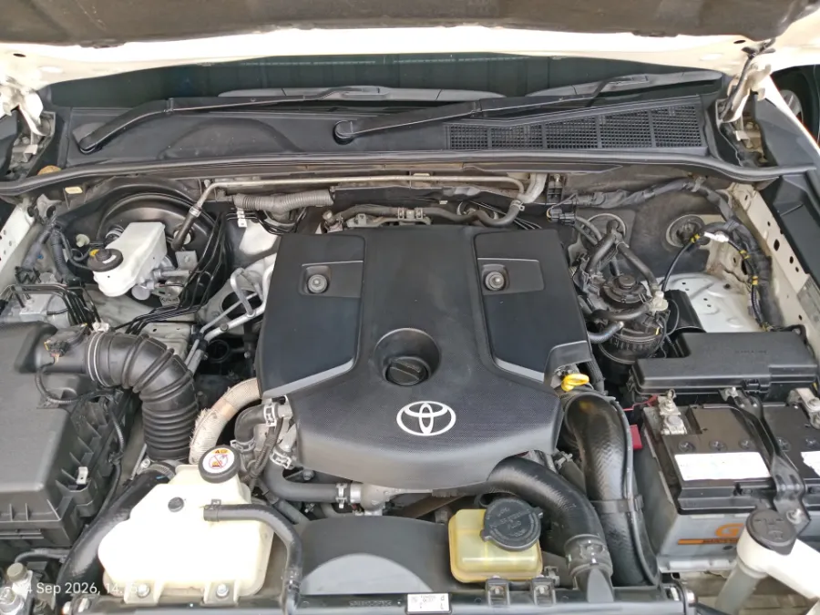 Foto Mobil Bekas Mesin Toyota Fortuner 2.4 4X2 VRZ tahun 2019