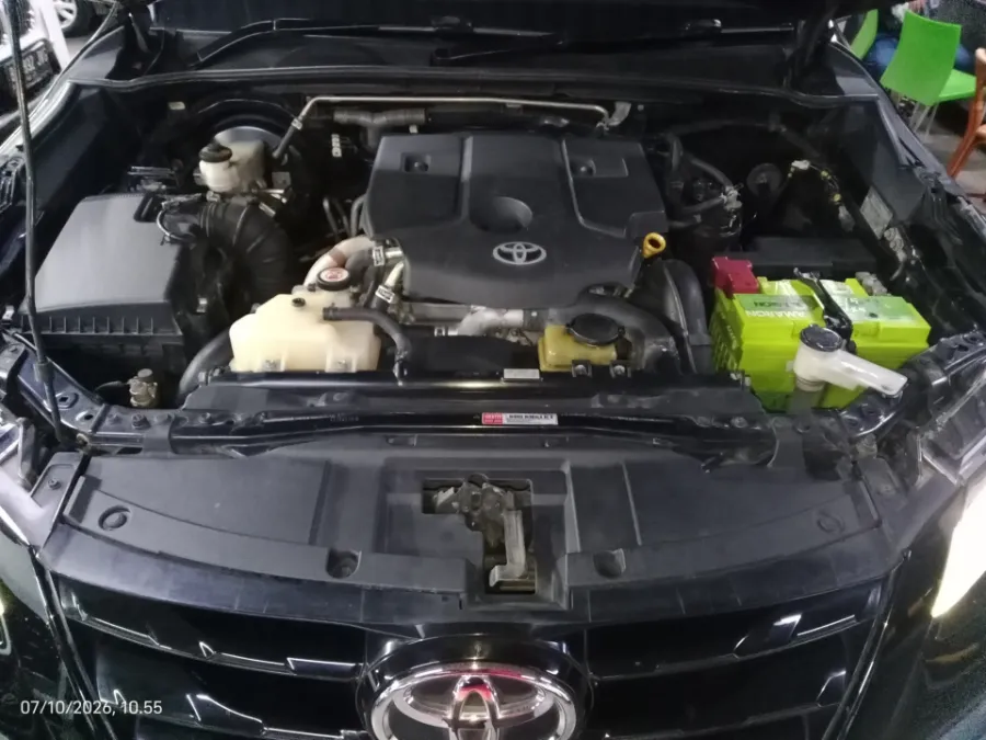 Foto Mobil Bekas Mesin Toyota Fortuner 2.4 4X2 VRZ tahun 2019